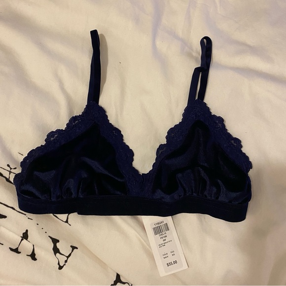 COPY - HONEY BOUTIQUE VELOUR VELVET BRALETTE in NAVY BLUE - Picture 2 of 3